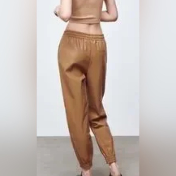 Zara women’s vegan leather camel jogger sz lrg nwot - Picture 3 of 3